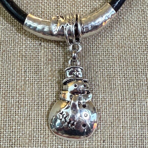 Silver snowman necklace - Picture 3 of 3